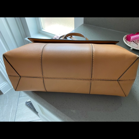 Tory Burch Bag - Picture 4 of 7